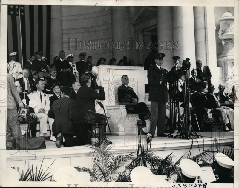 Load image into Gallery viewer, 1936 Press Photo Gen John Pershing, president Roosevelt Memorial Day in DC

