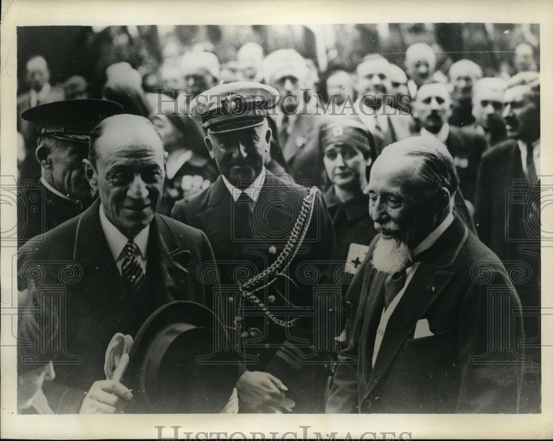 Load image into Gallery viewer, 1934 Press Photo Jesse Straus Capt Ben Wyatt&amp; Laurence Benet at ceremony

