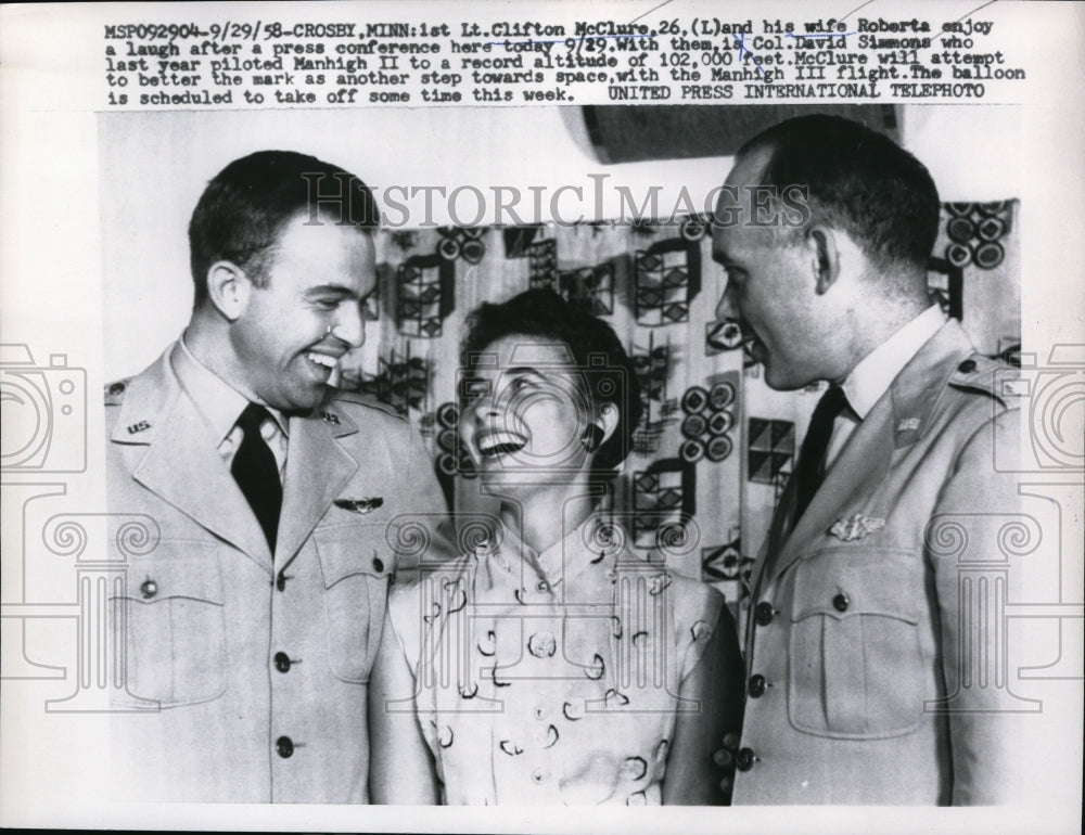 1958 Press Photo Lt Clifton McClure and wife Roberta at press conference