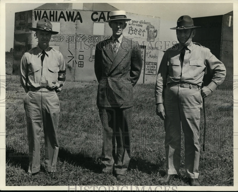 Load image into Gallery viewer, 1938 Press Photo Camp Perry OhioMaj McCullen, Col Musgrave, Col Endicott
