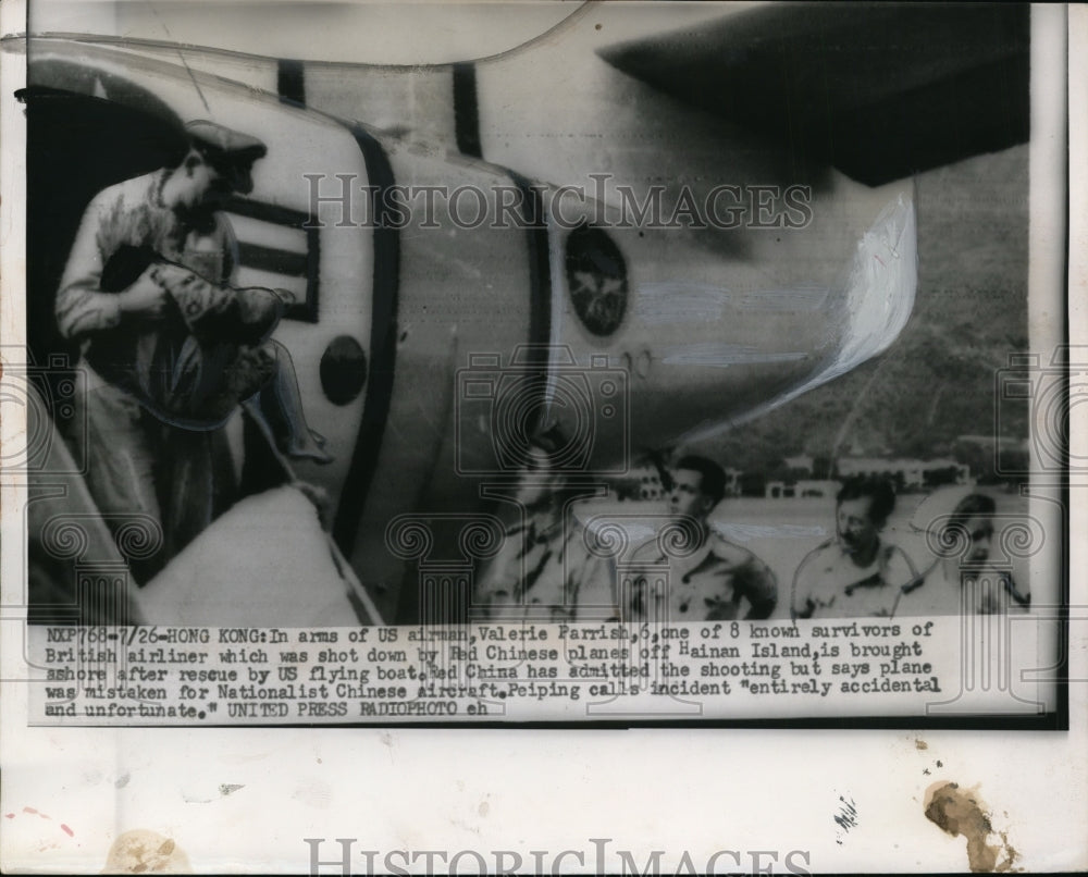 1954 Press Photo Survivor of British Airliner Shot by Red Chinese w/ US Airman- Historic Images