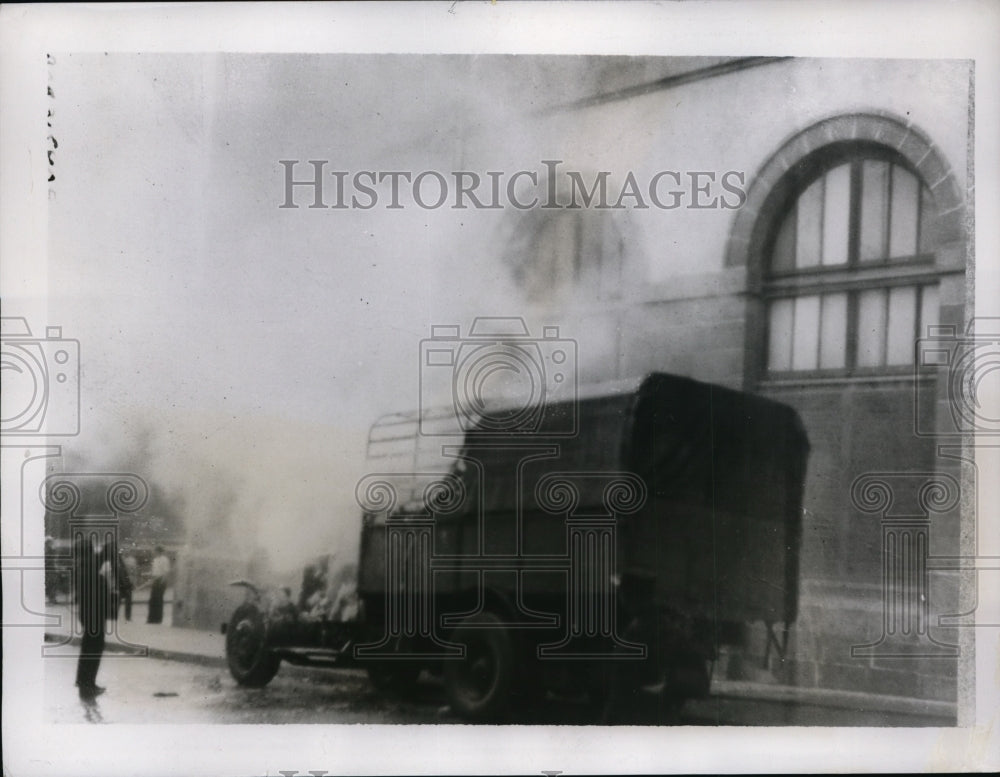 1935 Press Photo Rioting at Brest France during govt call for reduced wages