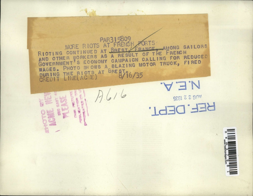 1935 Press Photo Rioting at Brest France during govt call for reduced wages