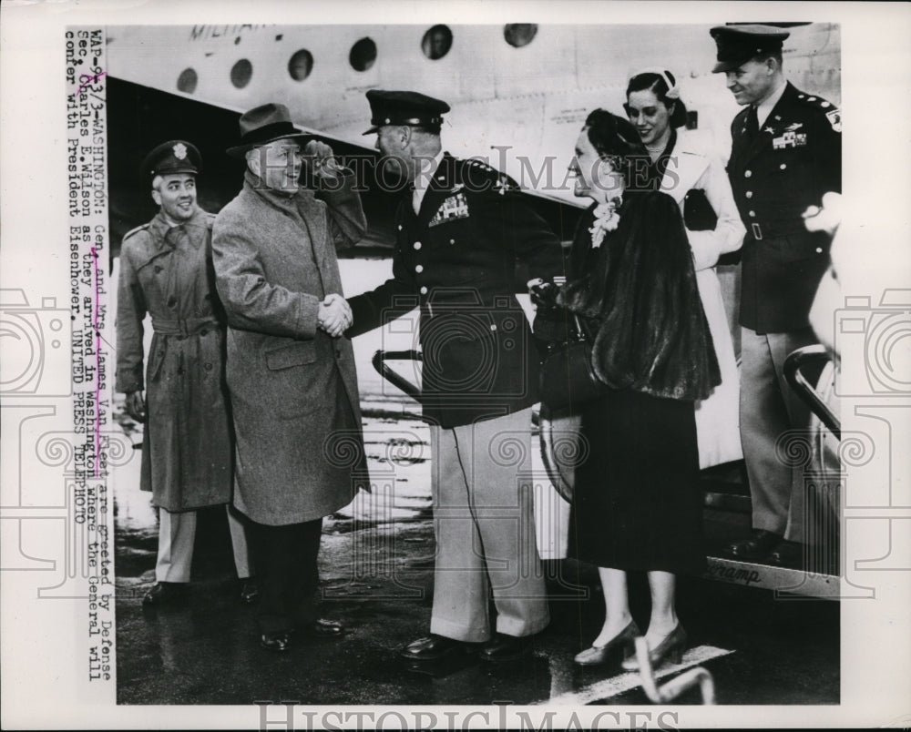 1953 Press Photo Gen & Mrs James Van Fleet Greeted by Charles E Wilson
