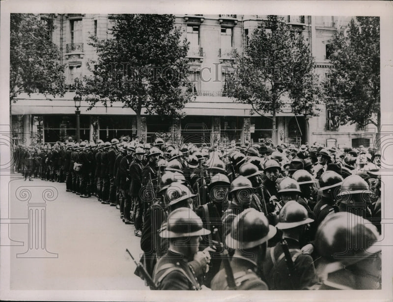 Load image into Gallery viewer, 1936 Press Photo Paris France Bastille Day Mobile Guards on Champs Elyssees
