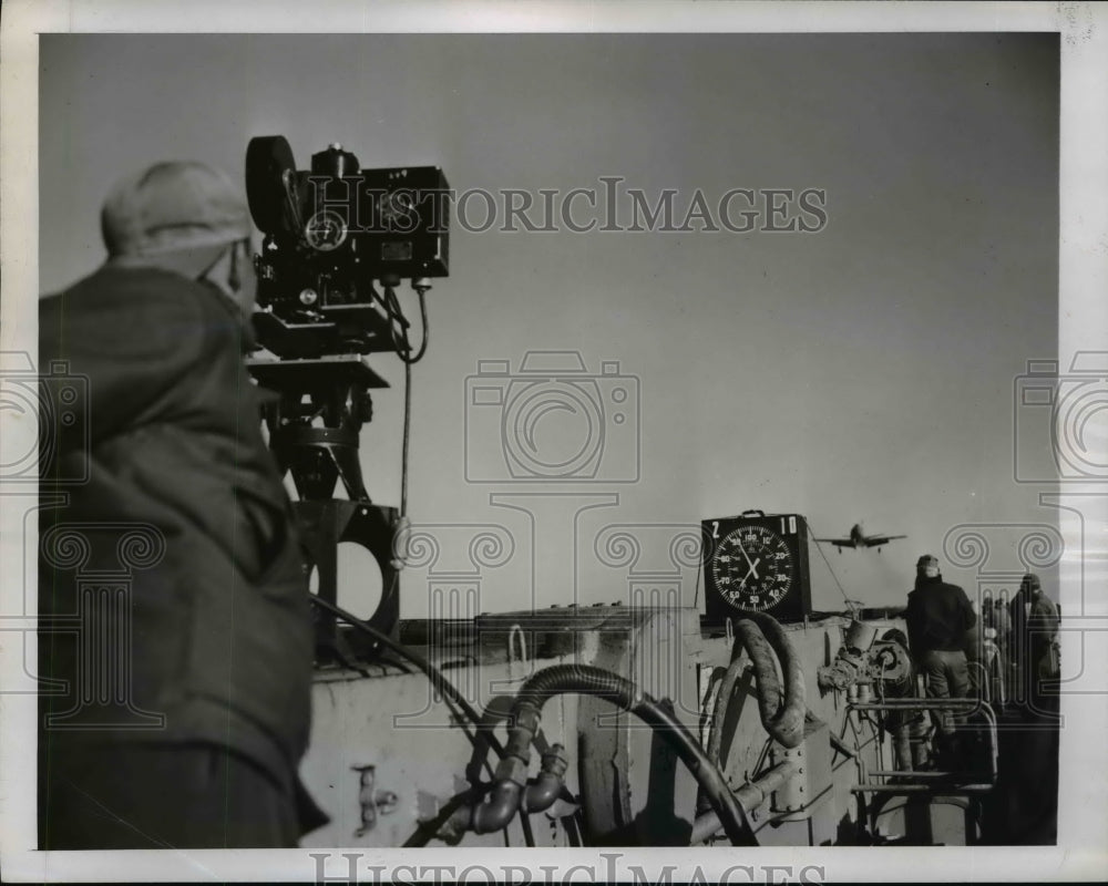 1948 Press Photo USS Boxer FJ-1 "Fury" Plane Landing - nem38501
