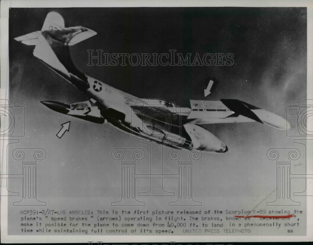 1952 Press Photo The Scorpion F-89 plane of USAF in flight opens speed brakes