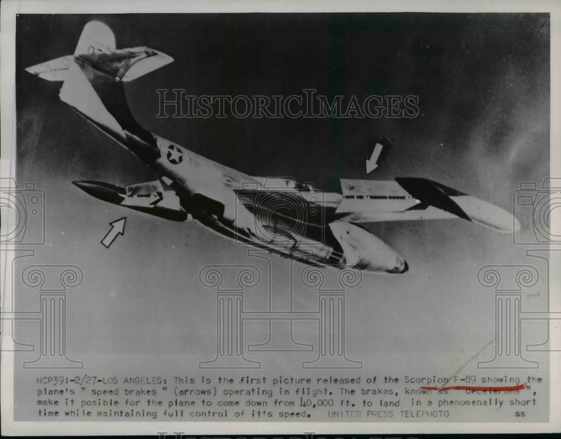 Load image into Gallery viewer, 1952 Press Photo The Scorpion F-89 plane of USAF in flight opens speed brakes
