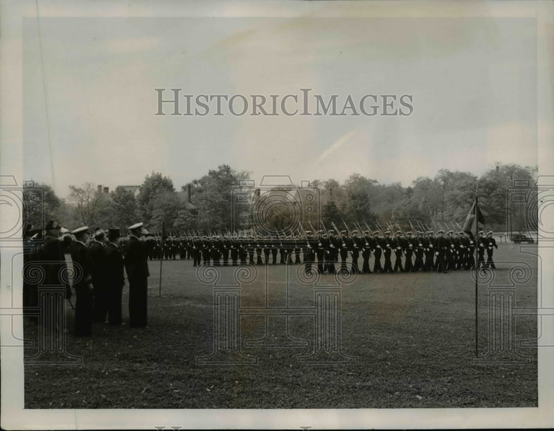 Load image into Gallery viewer, 1939 Press Photo US Naval Academy Midshipmen Passing in Review Before Prince
