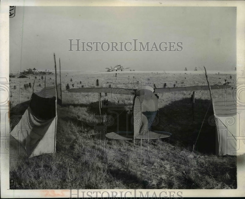 Load image into Gallery viewer, 1941 Press Photo Marston NC dummy airfield plant for Army manuevers - nem39145
