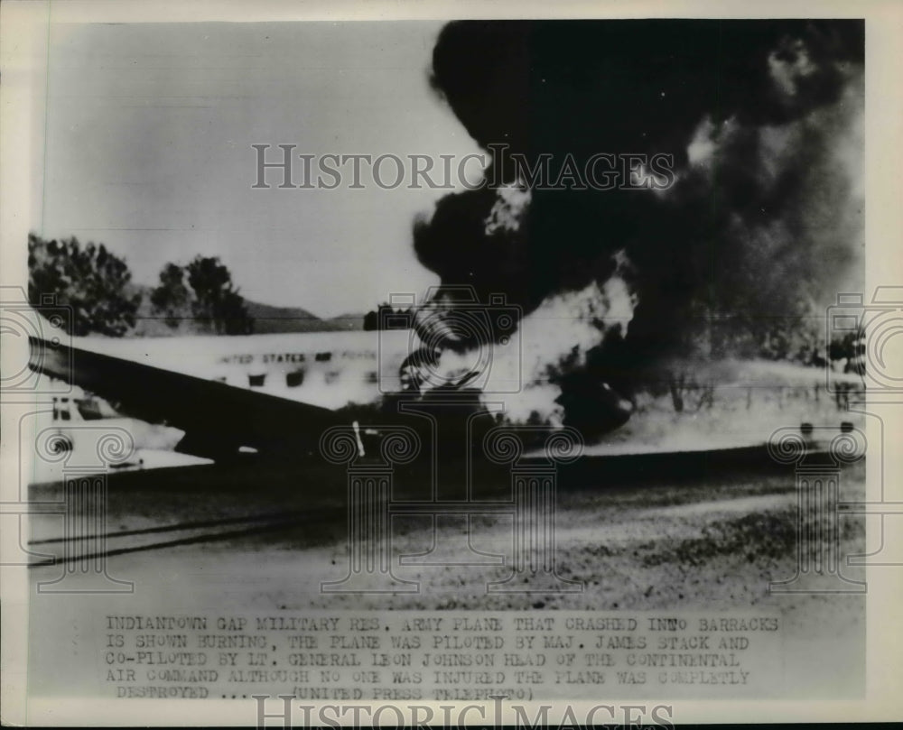 1952 Press Photo Indiantown Gap Military Res Army plane crash by Lt Gen Johnson