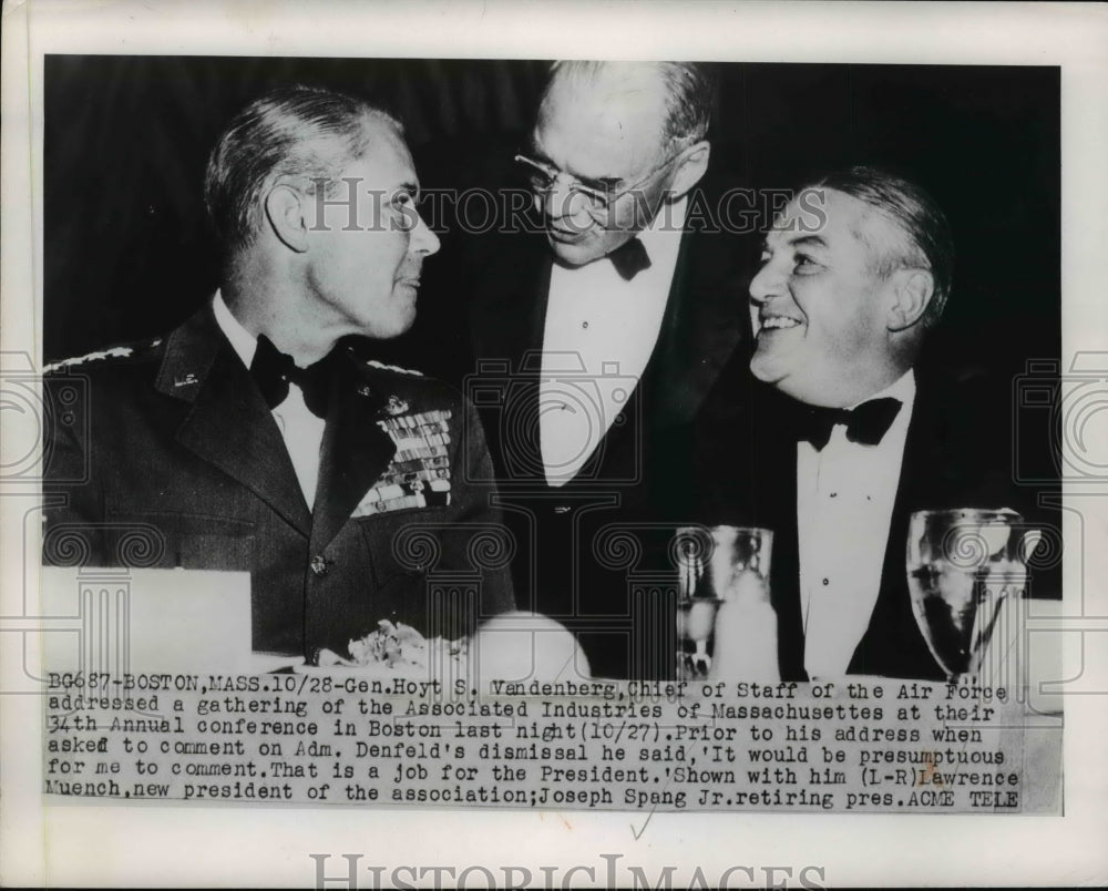 1949 Press Photo Boston Gen Hoyt Vandenberg USAF Chief of Staff at dinner- Historic Images