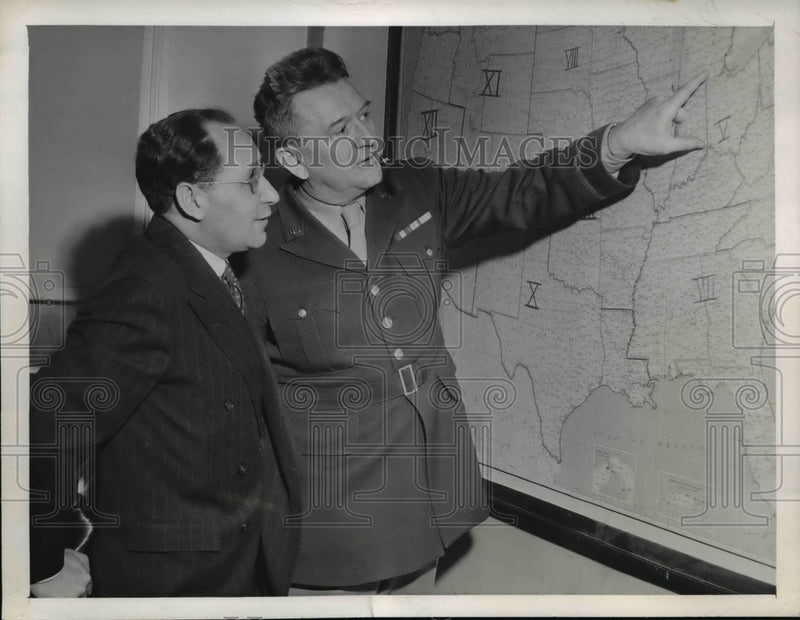 Load image into Gallery viewer, 1944 Press Photo DC Maj Gen Lewis B Hershey &amp; William Haber of manpower comm
