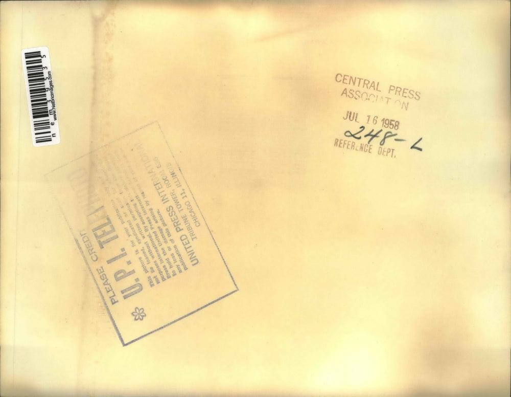 1958 Press Photo Carrier USS Leyte in NYC leaving for unknown destination