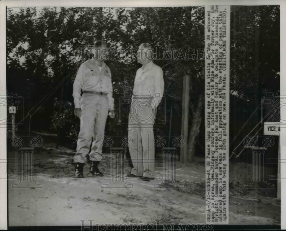 1951 Press Photo General Matthew B Ridgway Visits U.N. Peace Camp in Korea