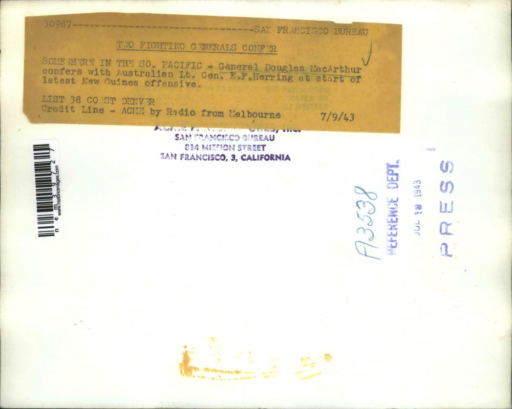 1943 Press Photo Gen Douglas MAcArthur Confers w/ E.F. Herring of Australia