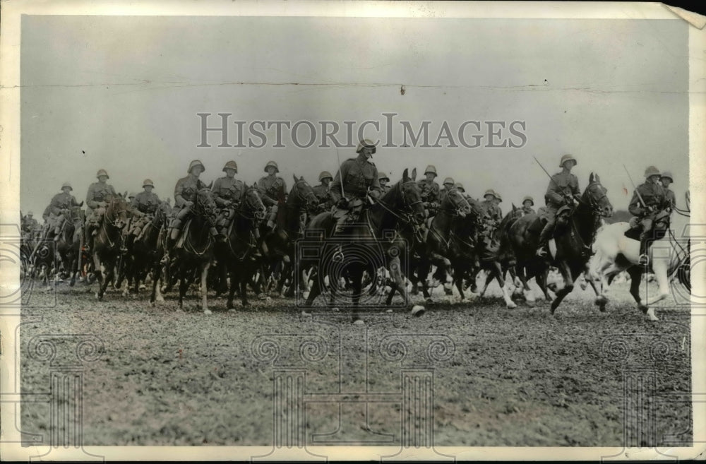 1936 Press Photo Switzerland's Well Trained Military Force Drills in Maneuvers