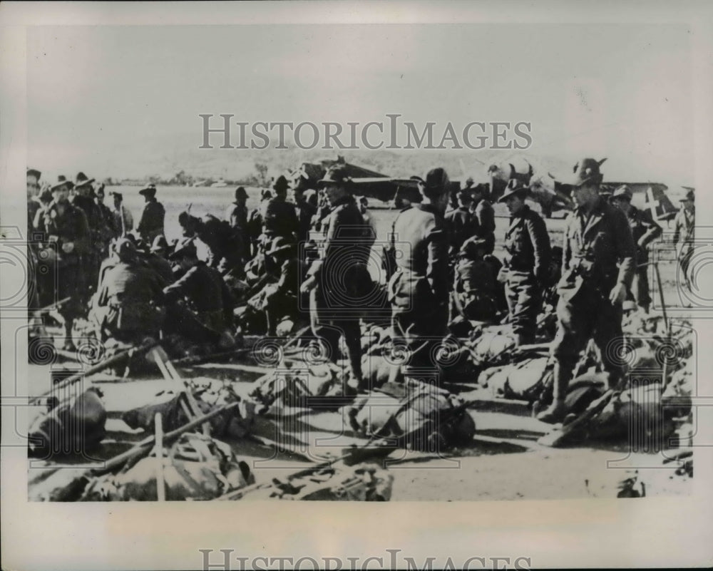 1941 Press Photo Italian Alpine Troop Resting in Albania - nem39948