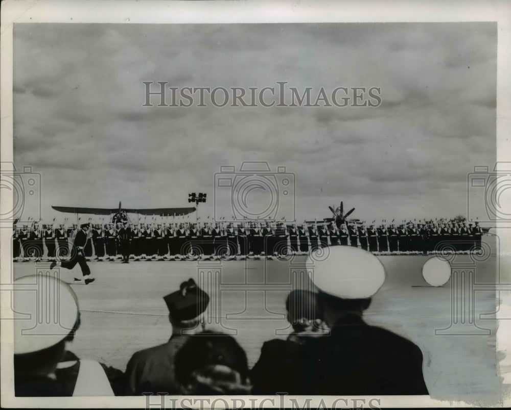 1956 Press Photo Sailor Chases Drum at Fleet Air Arm at Lee on Solent Parade