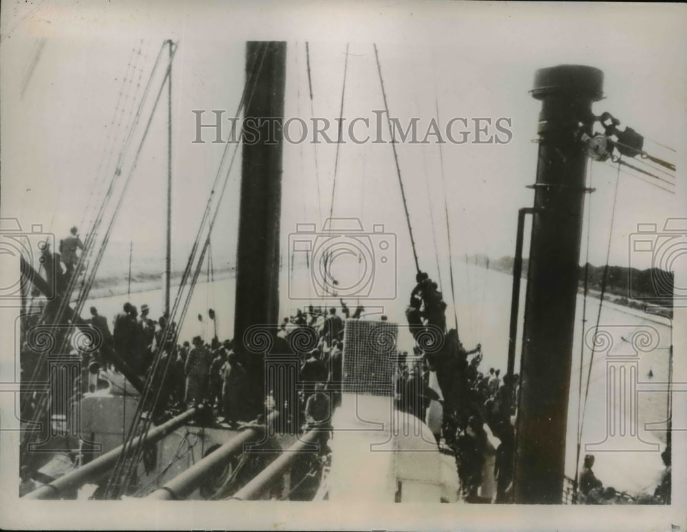 1935 Press Photo View of Italian Transport Ship Passing Through Suez Canal