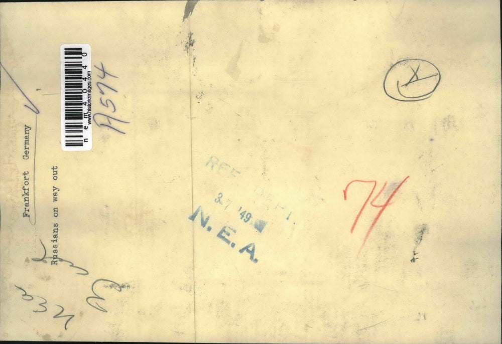 1949 Press Photo Frankfort Germany as Russians are on their way out - nem40440