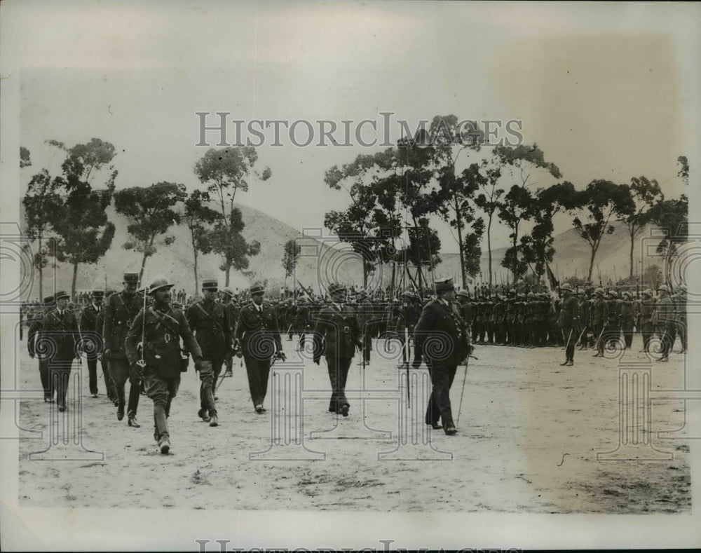 1933 Press Photo Peru President Oscar Benavides & military review of troops