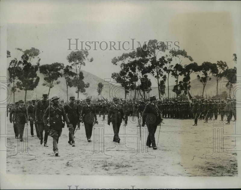 Load image into Gallery viewer, 1933 Press Photo Peru President Oscar Benavides &amp; military review of troops
