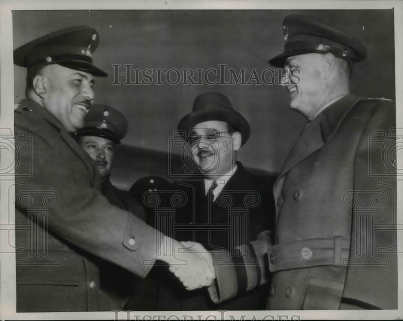 Load image into Gallery viewer, 1946 Press Photo Gen Francisco Urquizo of Mexico to tour US military posts
