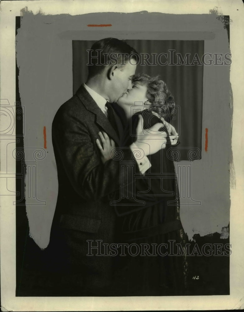 1924 Press Photo Dan Totherho and Pearl King Janner in "The Kiss" - nem41134