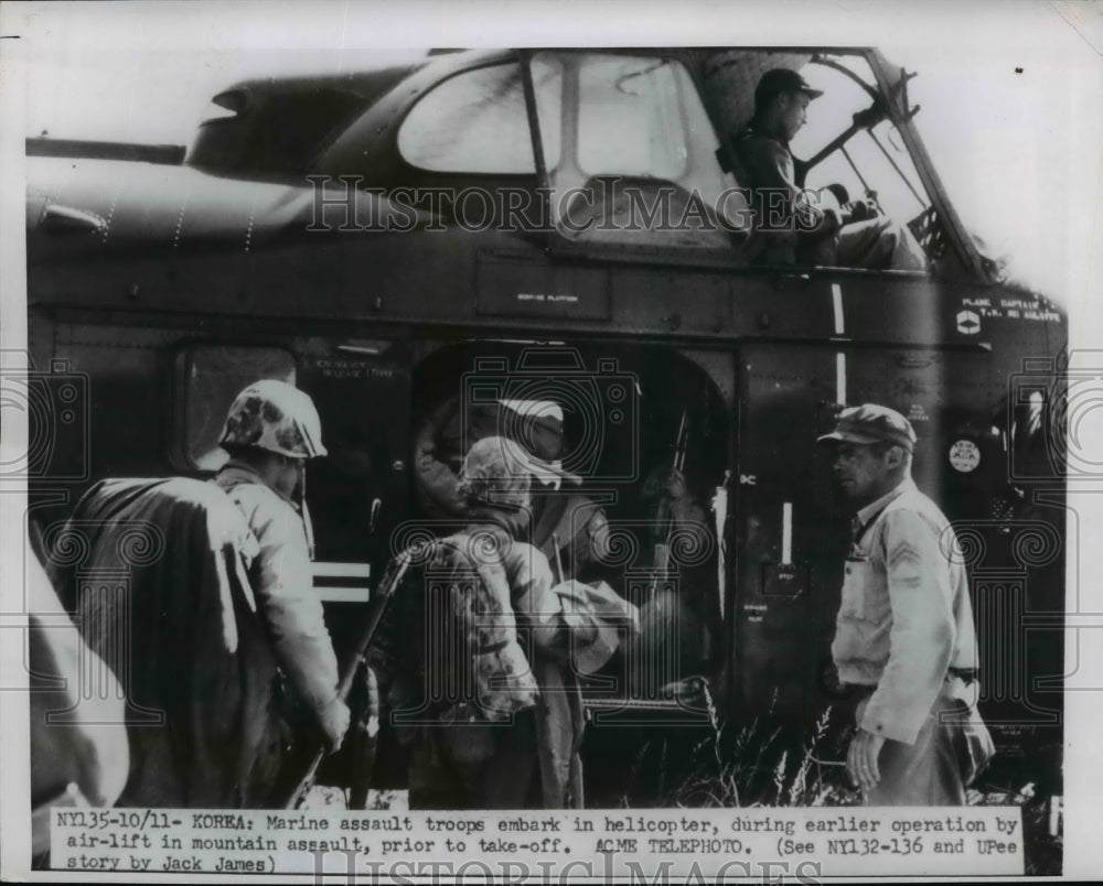1951 Press Photo Marine Assault Troops in Helicopter in Korean War - nem41752