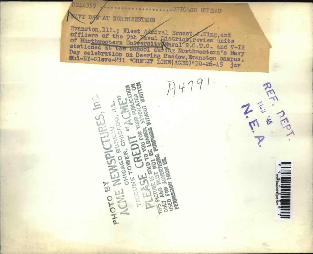 1945 Press Photo Evanston Ill Fleet Adm Ernest King & ROTC at Northwesterrn U