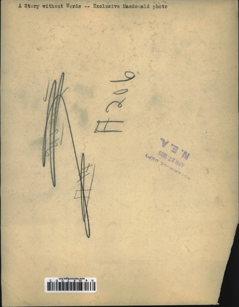 1925 Press Photo Soldier and Child, Story without Words MacDonald Photo