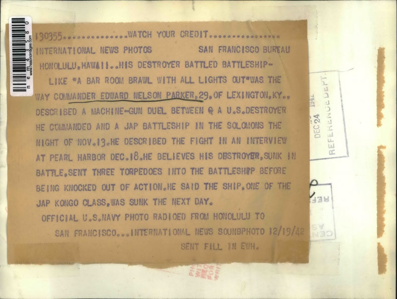 Load image into Gallery viewer, 1942 Press Photo Cmdr Edwarrd Nelson Parker describes battle with Japanese ship
