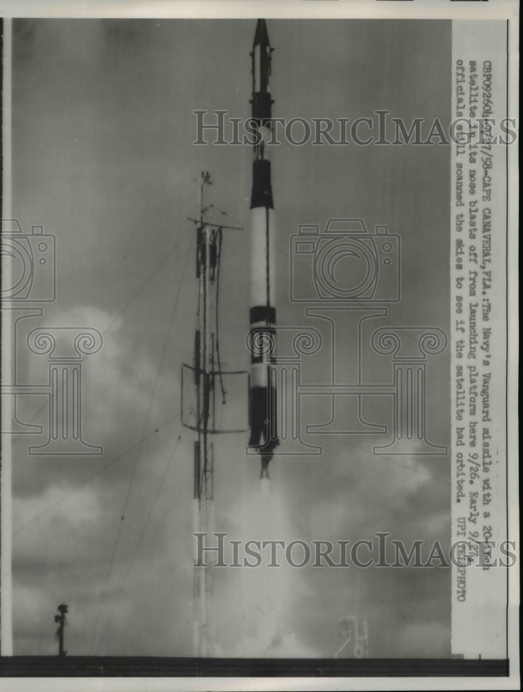 1958 Press Photo Navy's Vanguard Missile with 20-Inch Satellite Blasts Off