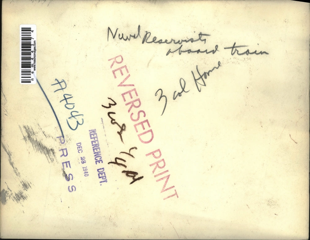 1940 Press Photo Naval Reservist Aboard Train - nem44374