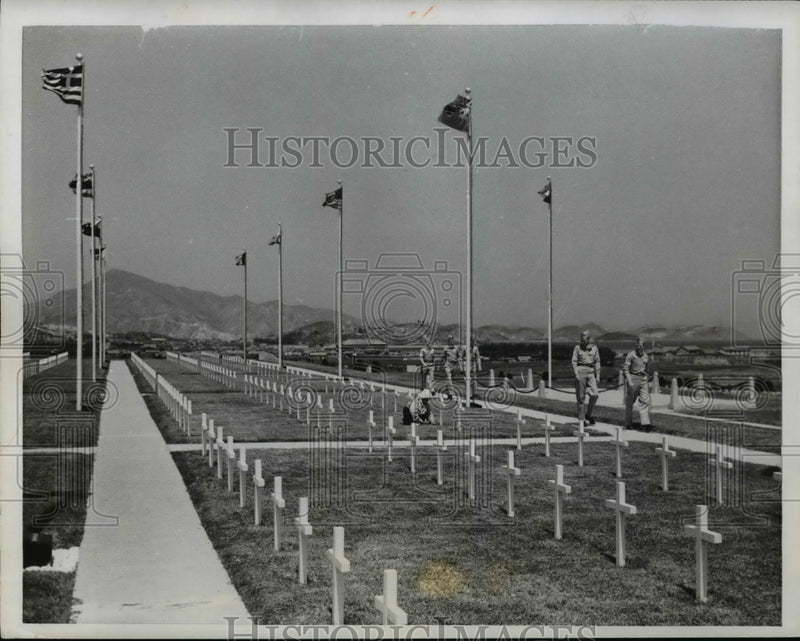 Load image into Gallery viewer, 1958 Press Photo United Nations Military Cemetery at Tanggok, Korea - nem44462
