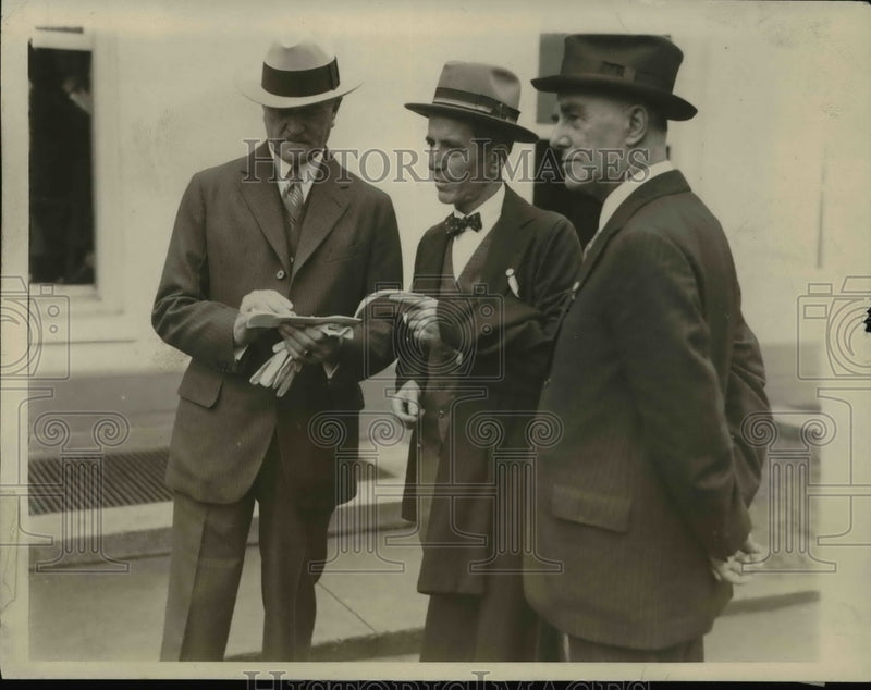 Load image into Gallery viewer, 1926 Press Photo Gen Pershing at White House Joining Citizens Association
