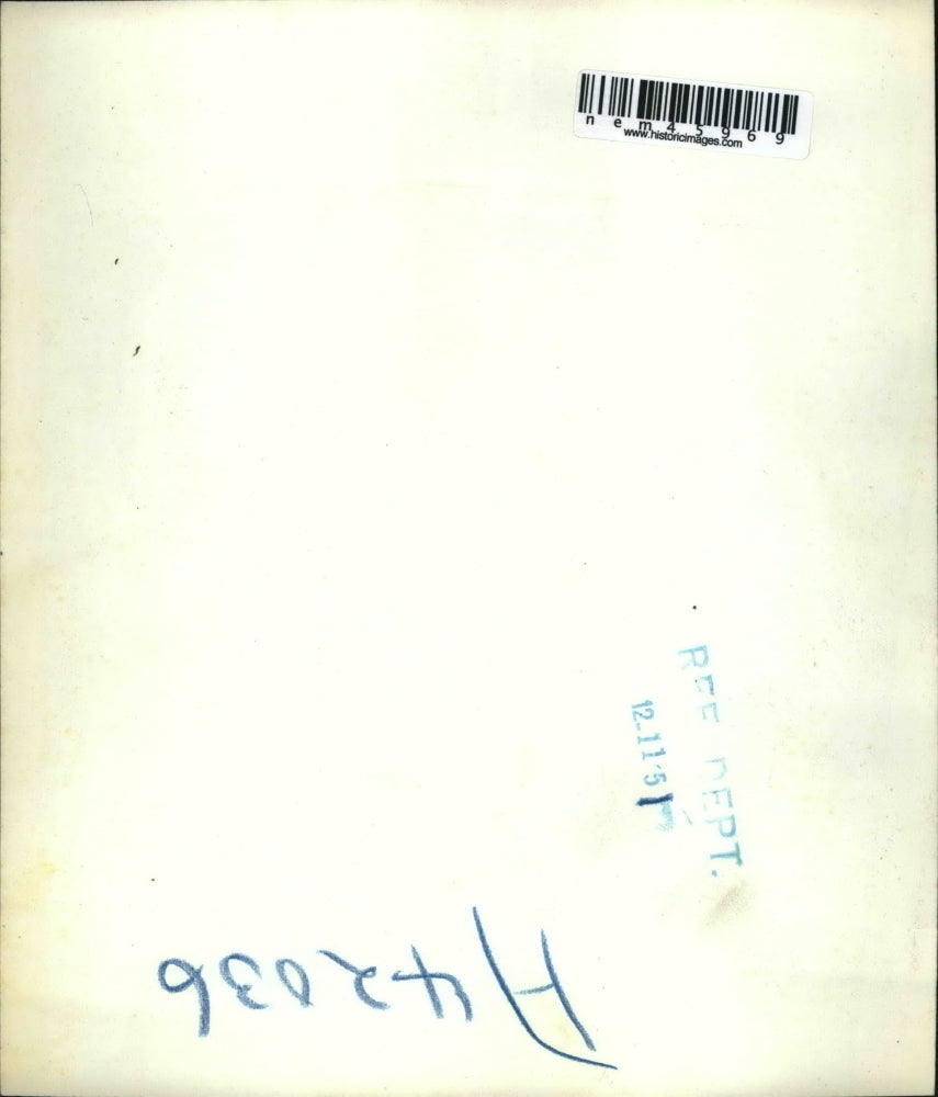 1951 Press Photo Mrs MacArthur & Son Arthur in Hotel Corridor in San Francisco