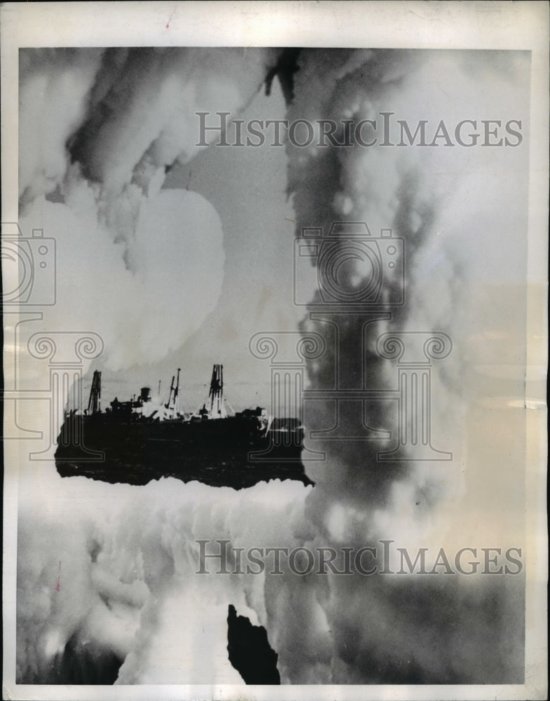 1944 Press Photo Royal Canadian Navy Corvette Comes Back From North Atlantic