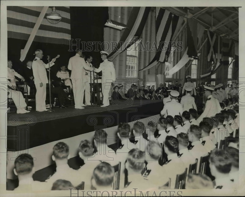 Load image into Gallery viewer, 1941 Press Photo Adolphus Andrews Presents Commissions on USS Prarie State
