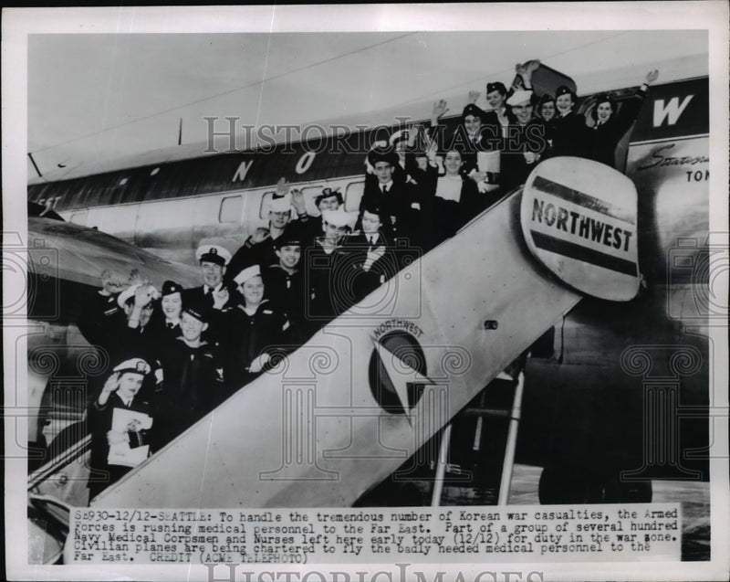 Load image into Gallery viewer, 1950 Press Photo Navy Medical Personnel Rush to Supplies to the Far East
