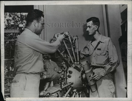 1945 Press Photo Lt. JG Philippe H.X. De Gaulle & Lt. Robert A. Halla at school- Historic Images