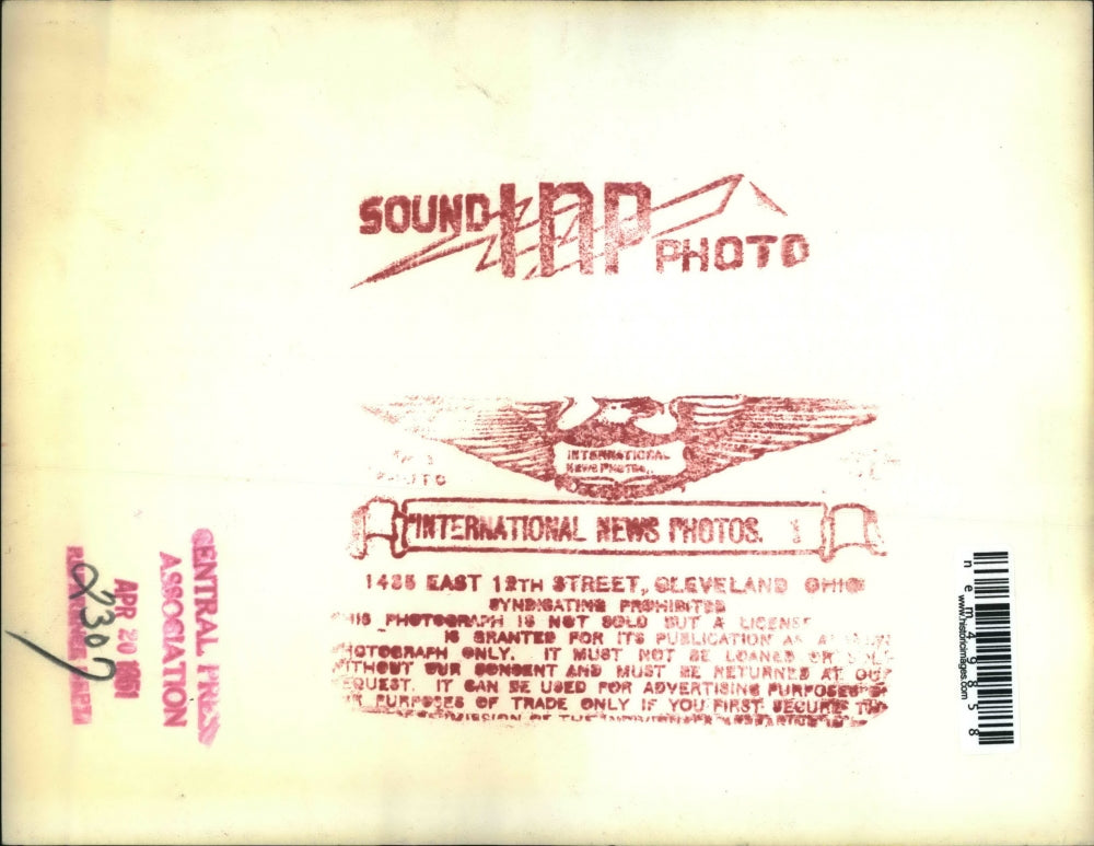 1951 Press Photo Candid shot of Gen Douglas MacArthur at reception - nem49858