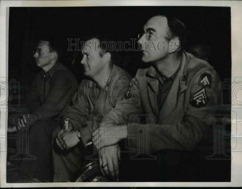 Load image into Gallery viewer, 1944 Press Photo William Taylor, George Norton, and Jim McNeill Watching A Movie
