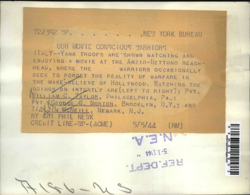 1944 Press Photo William Taylor, George Norton, and Jim McNeill Watching A Movie