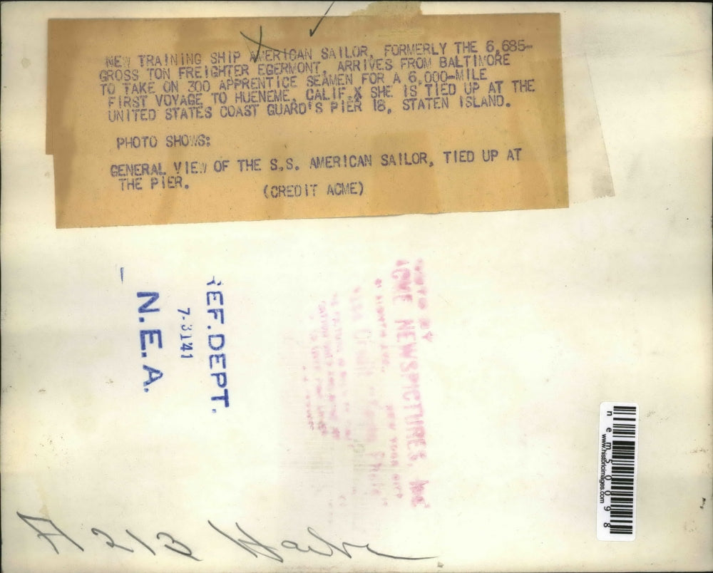 1941 Press Photo American Sailor Training Ship parked at Coast Guard Pier 18