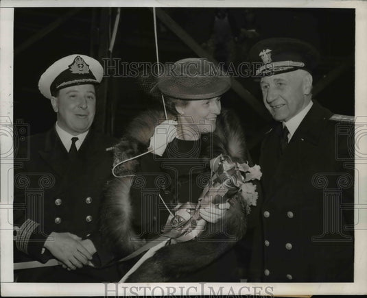 1942 Press Photo American Car & Foundry Plant Launch Second Minesweeper