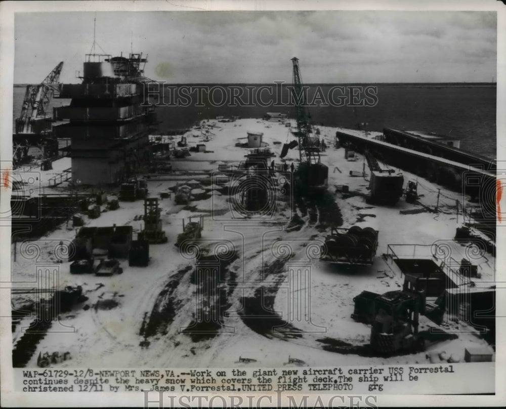 1954 Press Photo Work on Aircraft Carrier USS Forrestal Continue Despite Weather