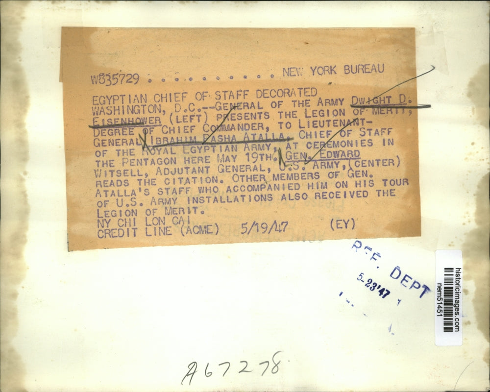 1947 Press Photo Gen Dwight Eisenhower presents Legion of Merit to Lt Gen Atalla