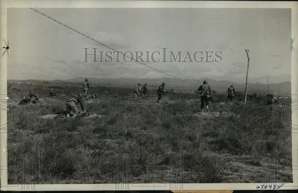 1942 Press Photo U.S. Troops learns fox hole warfare on Maneuvers in Panama